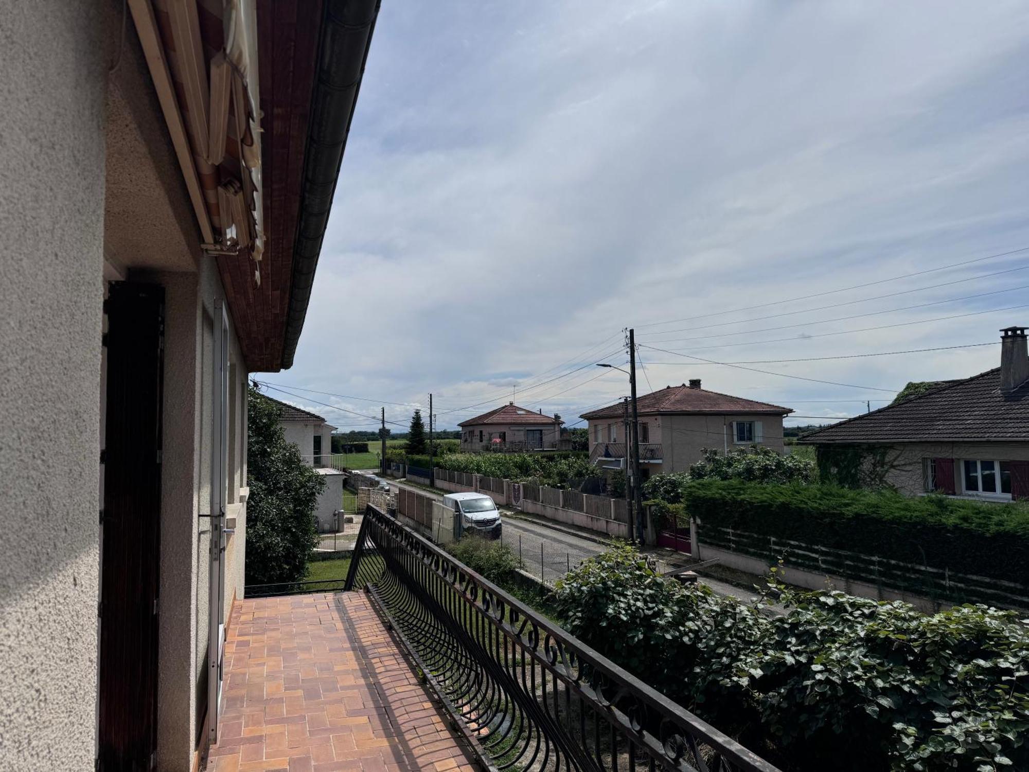 Spacieux Appartement Dans Villa Jonage Exterior photo