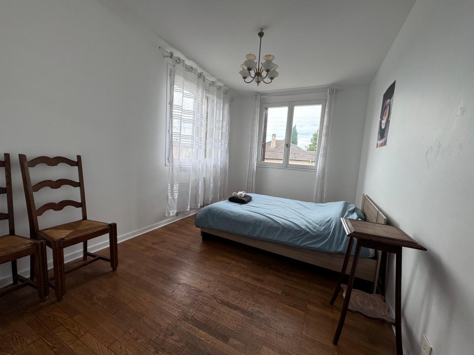 Spacieux Appartement Dans Villa Jonage Exterior photo
